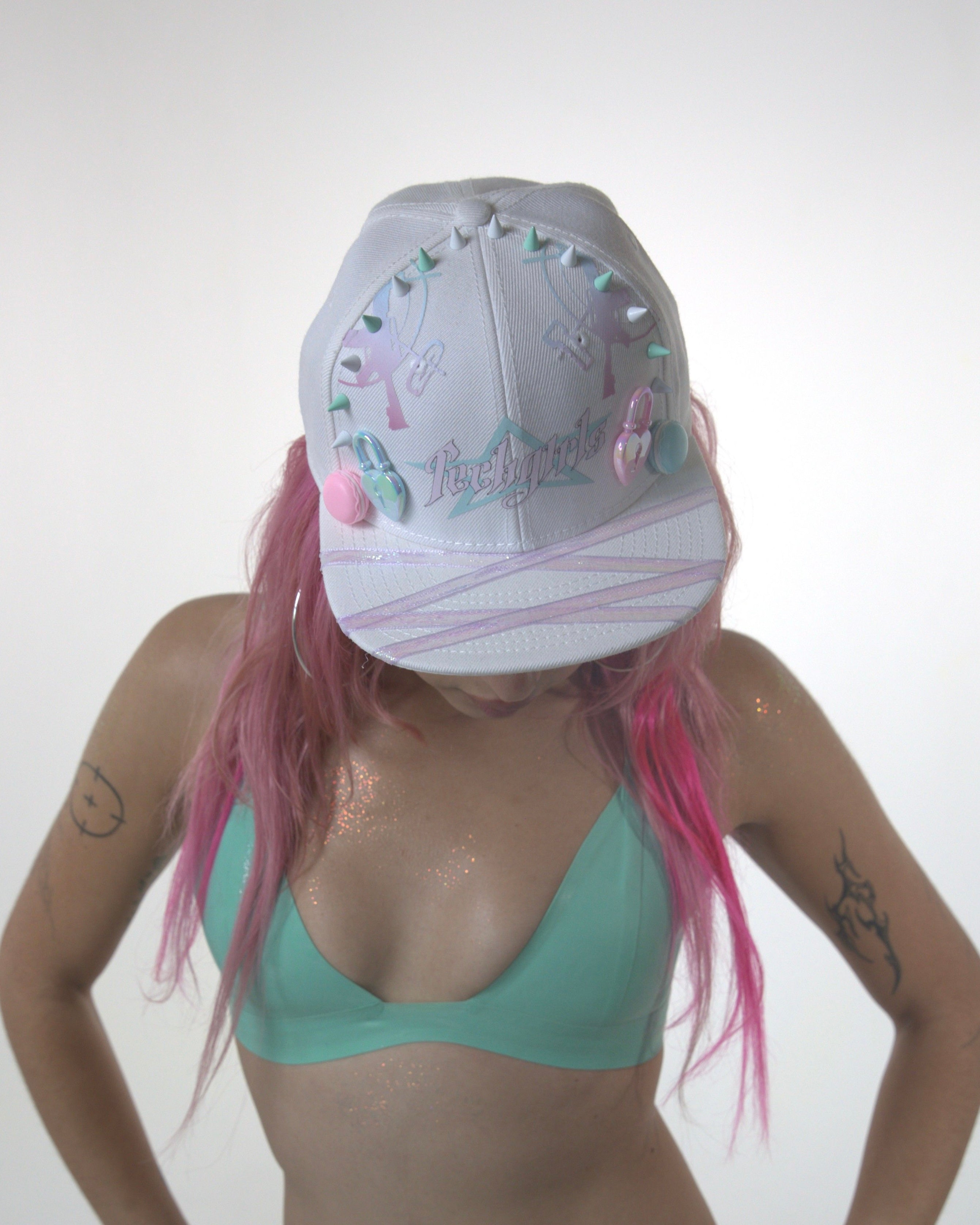 PASTEL LOCKET HAT