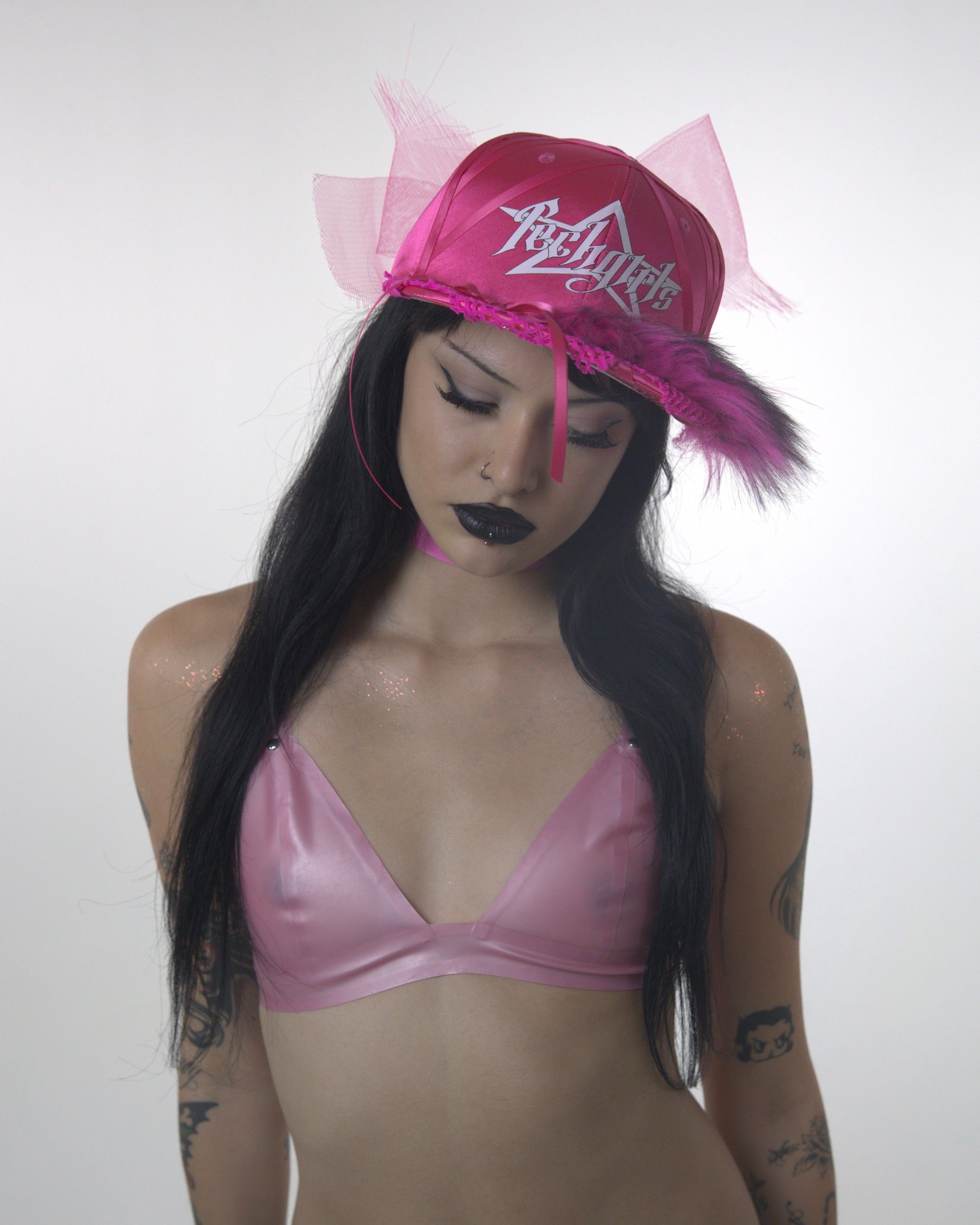 RAVER G1RL