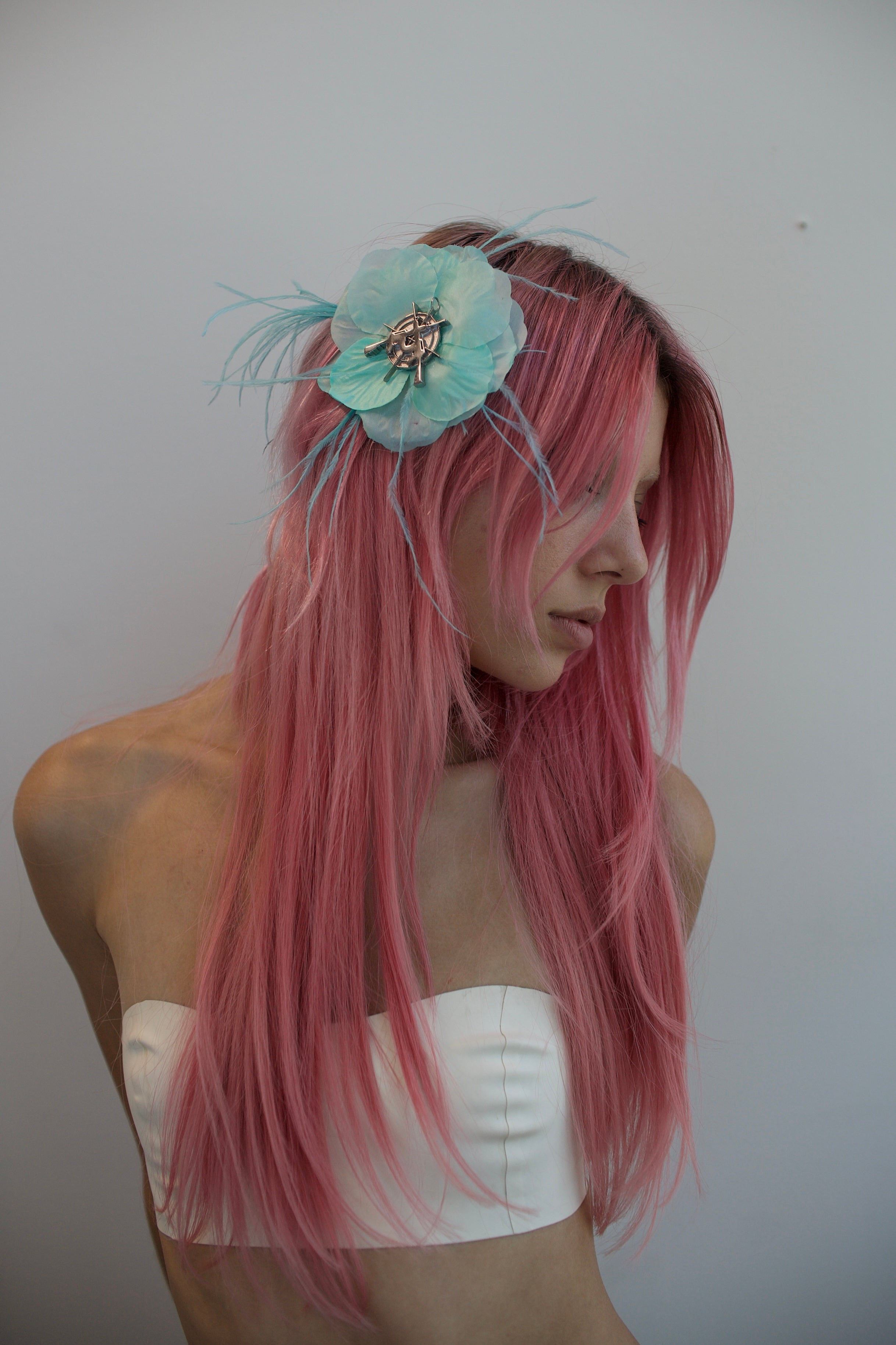 MINT BLUE FLOWER ACCESORY