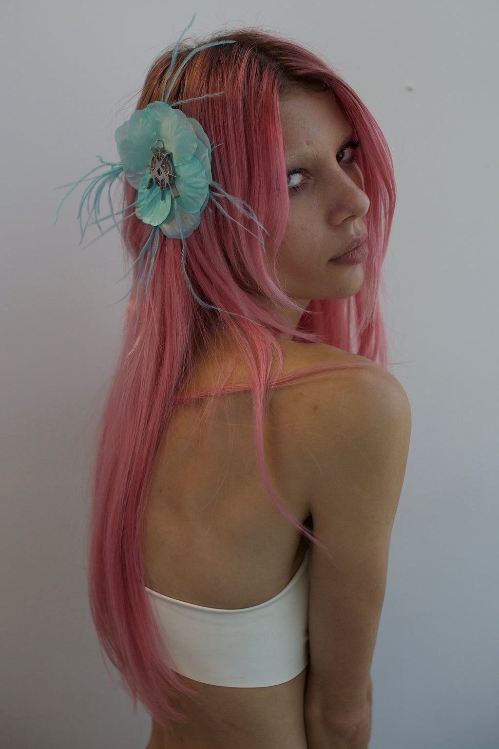 MINT BLUE FLOWER ACCESORY