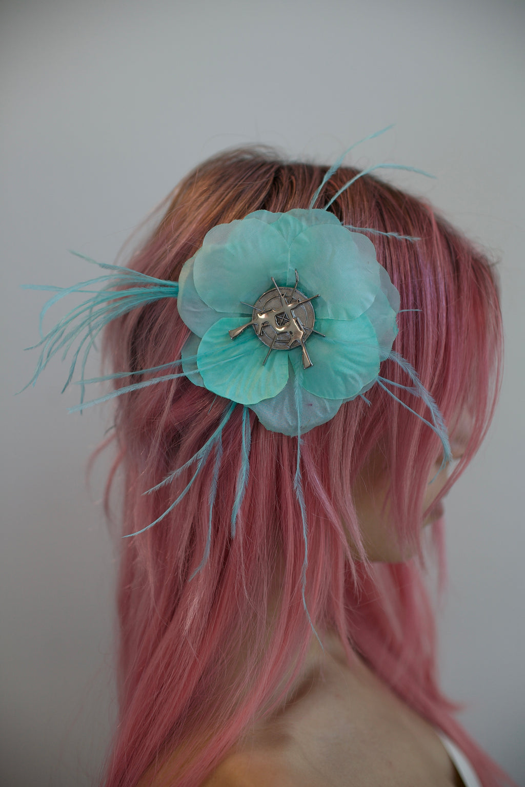 MINT BLUE FLOWER ACCESORY