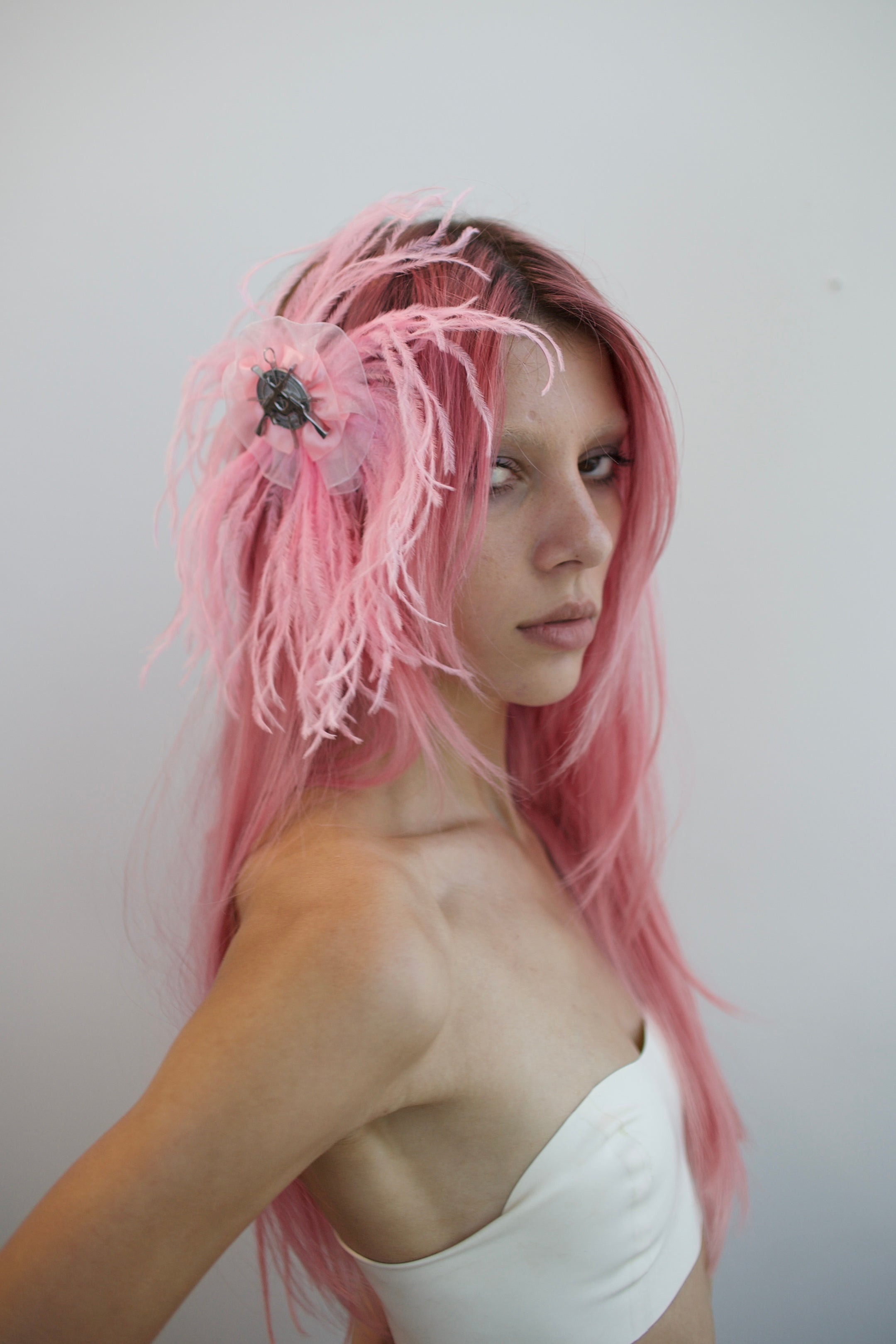 PINK FEATHER ACESSORY