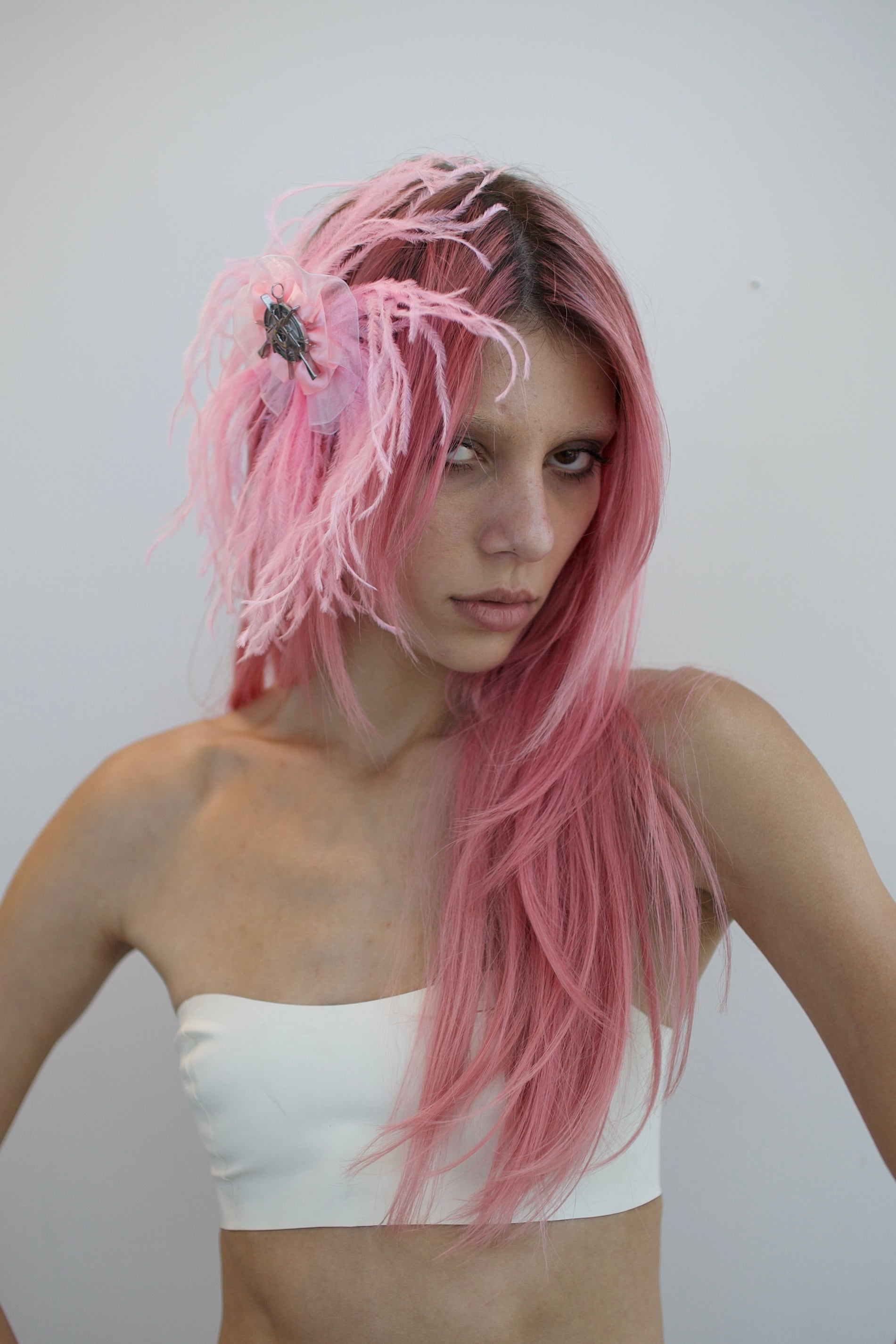 PINK FEATHER ACESSORY