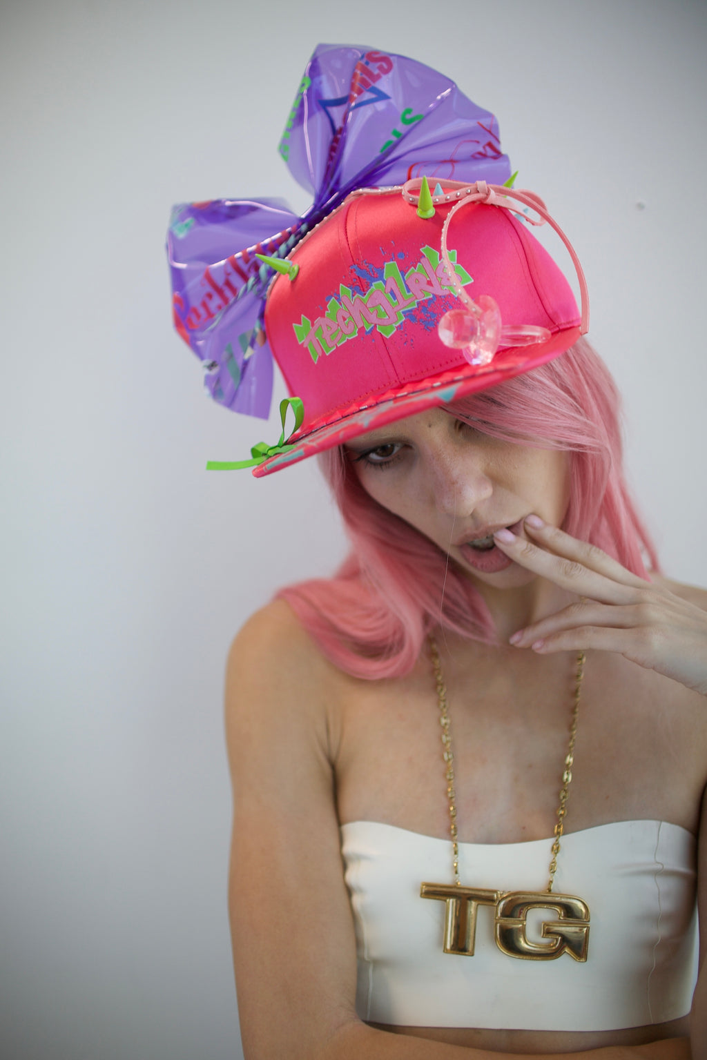 TECHG1RLS HAT